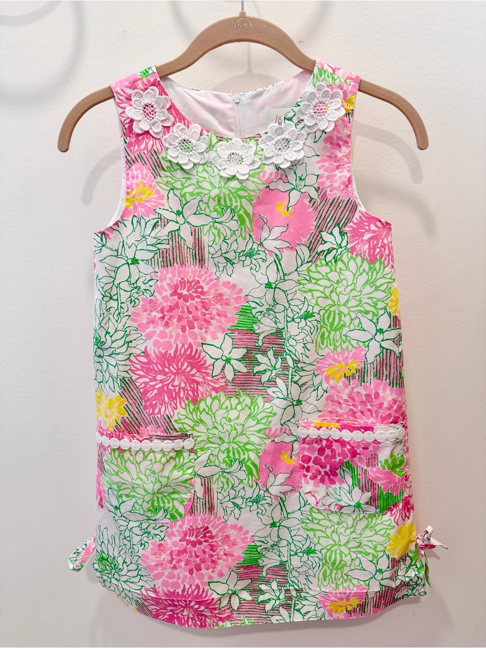 Lilly Pulitzer Girls Floral Embroidered Dress in Pink & Green, size 8 - Like New